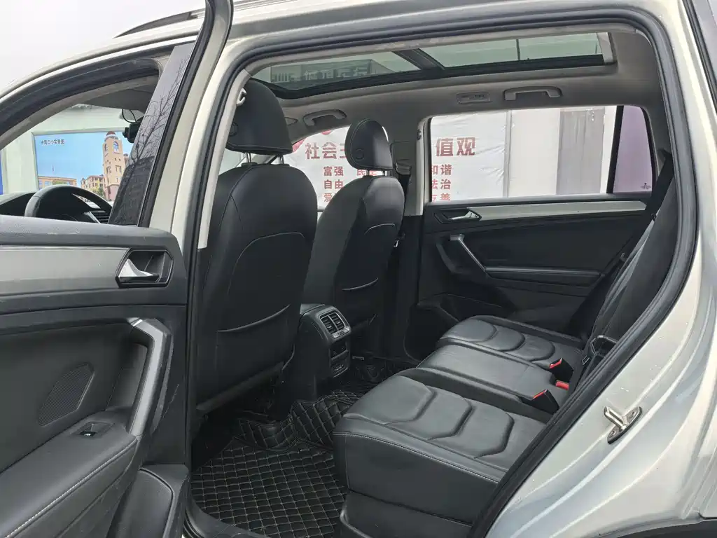 Volkswagen Tiguan L 2020 — фото 11