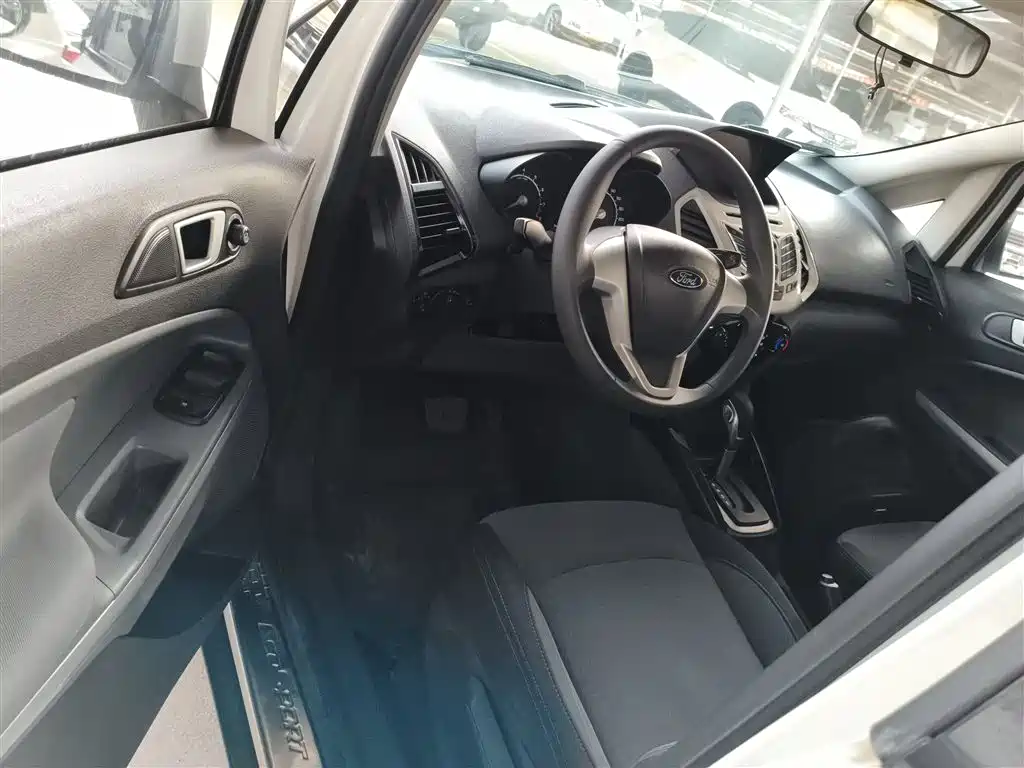 Ford Ecosport 2016 — фото 16