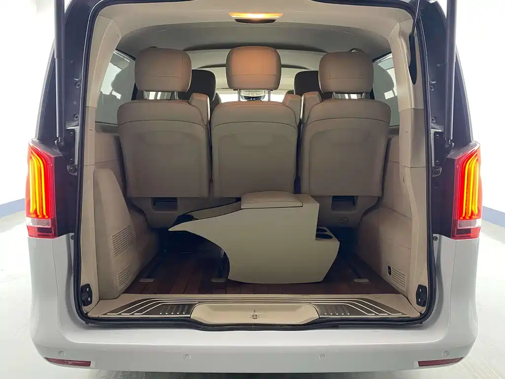 Mercedes-Benz V-Class 2016 — фото 9