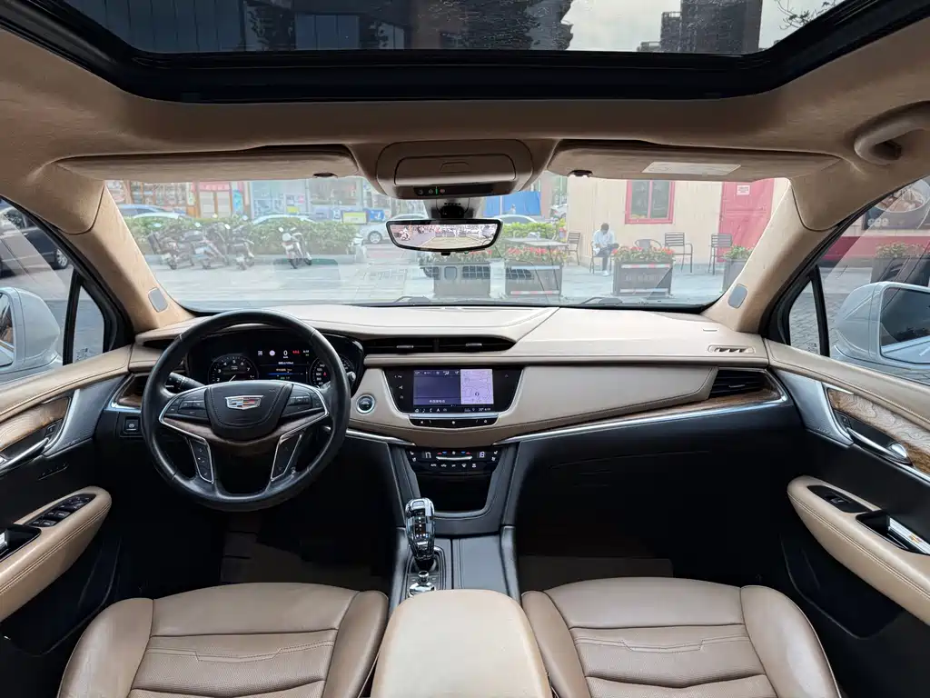 Cadillac XT5 2020 — фото 16