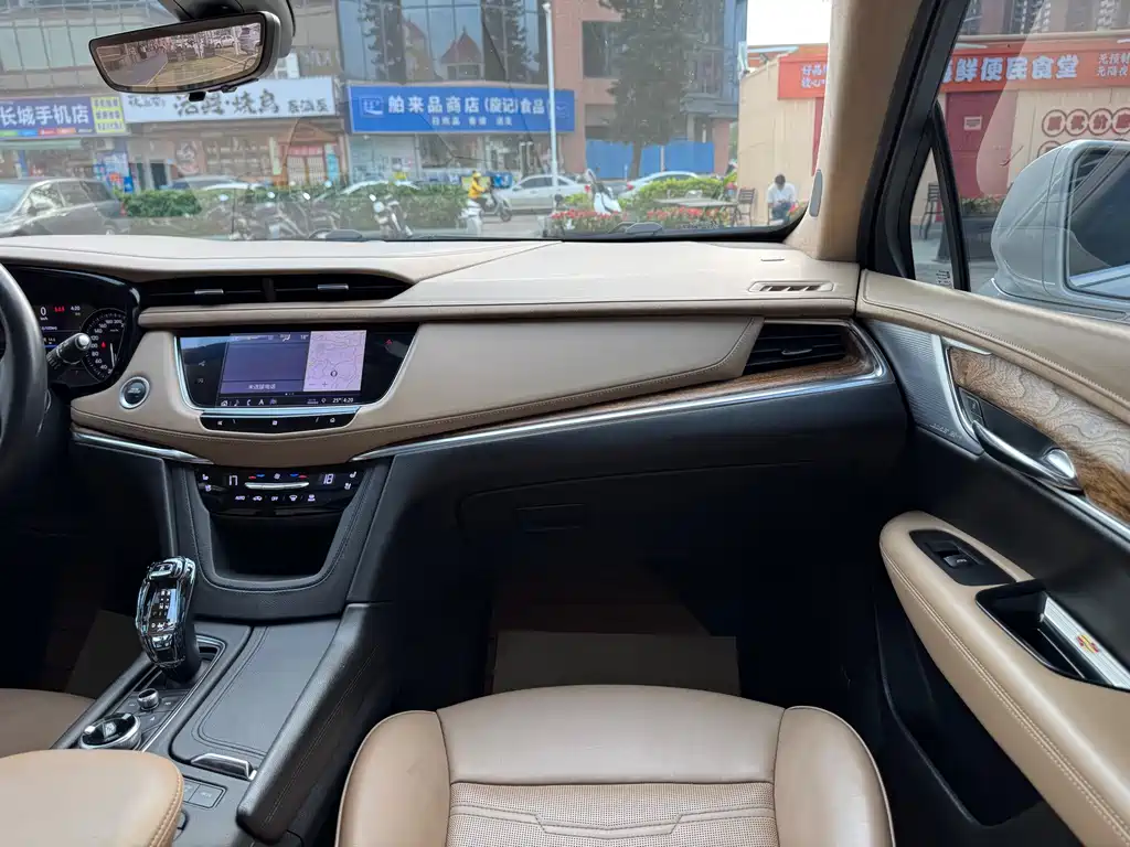 Cadillac XT5 2020 — фото 18