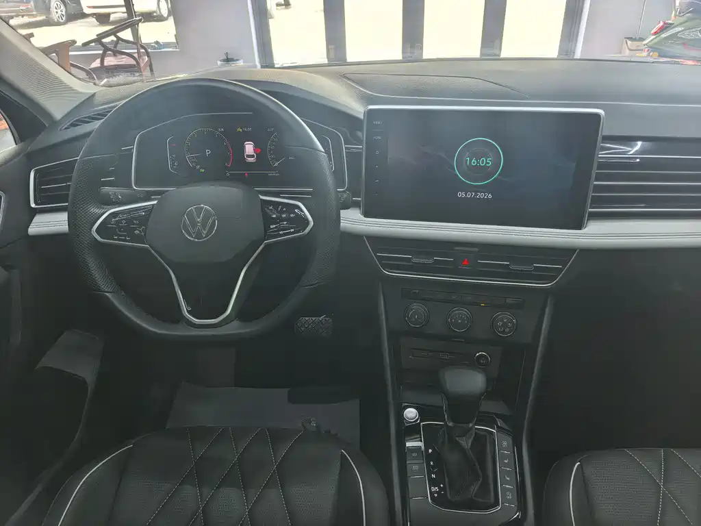 Volkswagen Tiguan L 2023 — фото 22