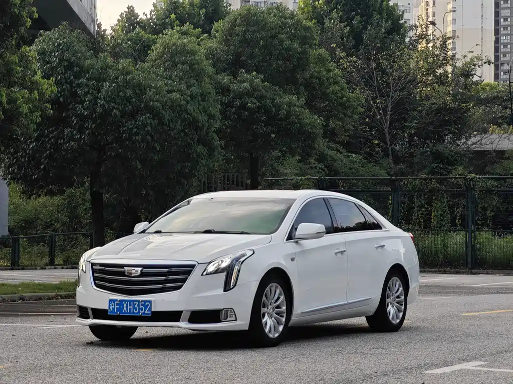 Cadillac XTS 2018 — фото 1