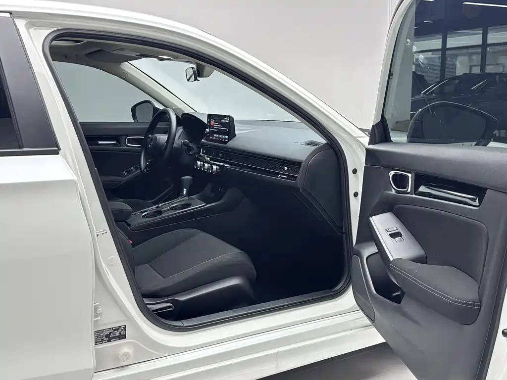 Honda Civic 2023 — фото 10
