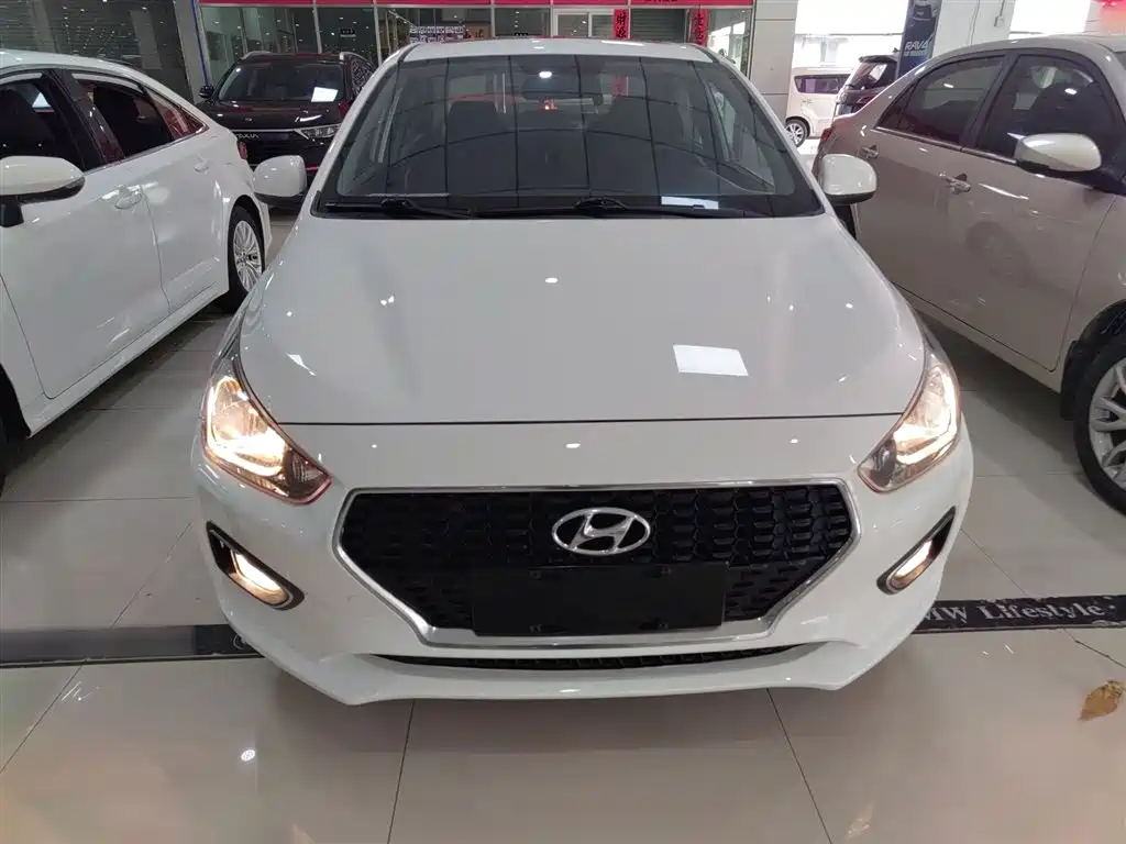 Hyundai Verna 2018 — фото 3