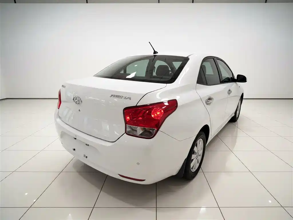 Hyundai Verna 2018 — фото 5