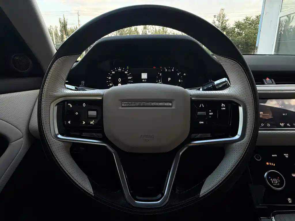 Land Rover Evoque 2022 — фото 18