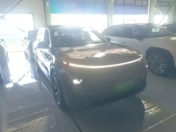Li Auto L8 2023