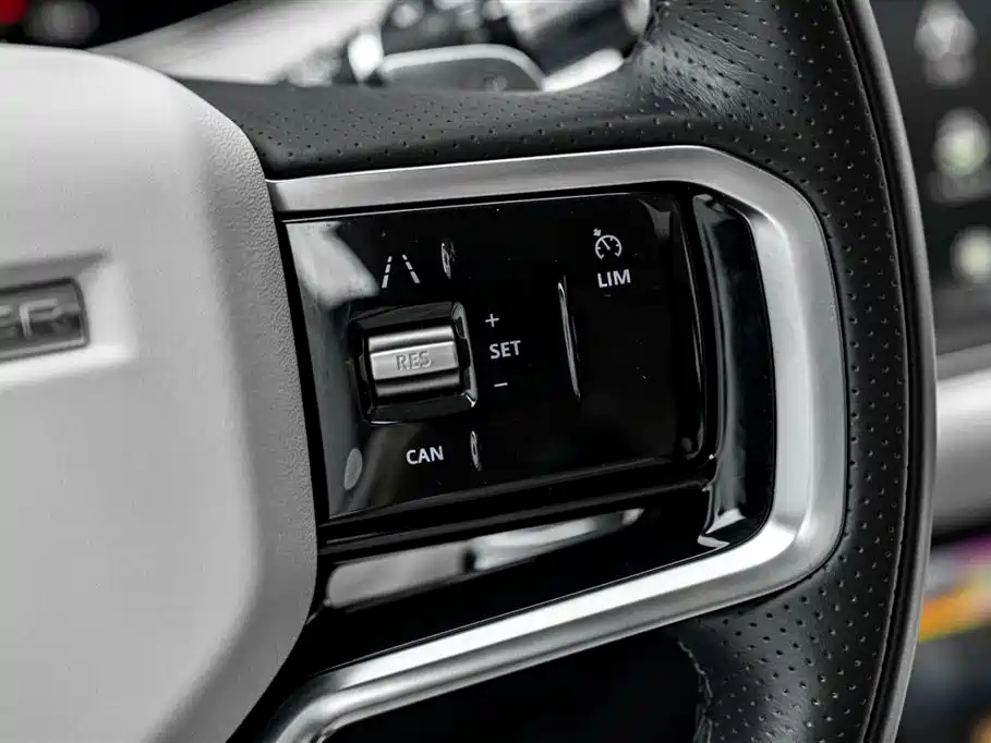 Land Rover Evoque 2022 — фото 10