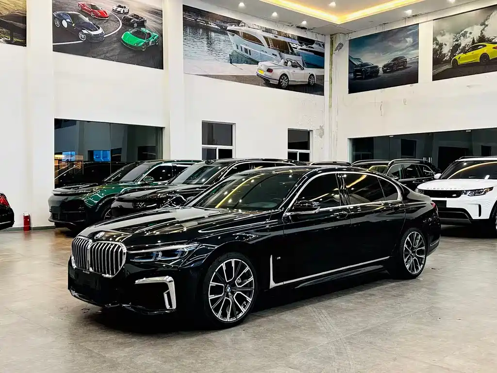 BMW 7 Series 2021 — фото 1