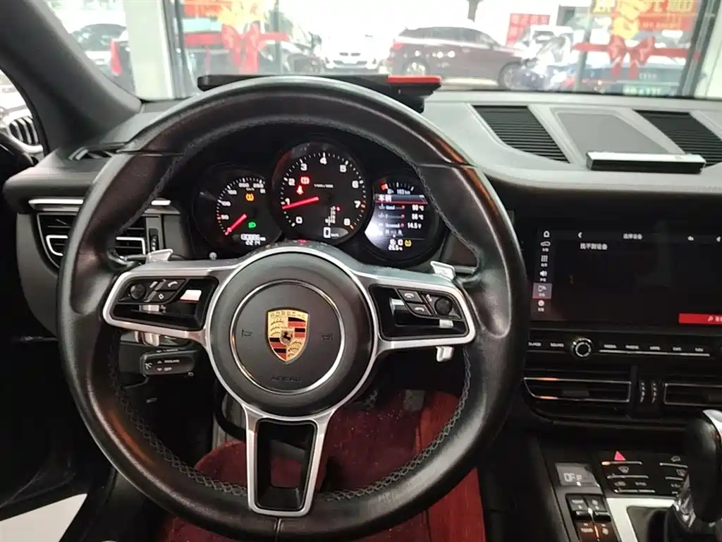 Porsche Macan 2020 — фото 11