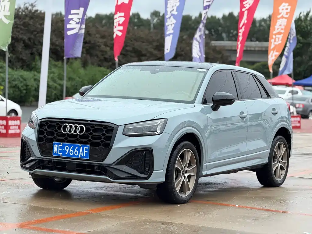 Audi Q2L 2022 — фото 1