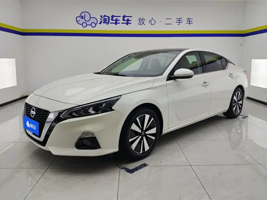 Nissan Teana 2022 — фото 1