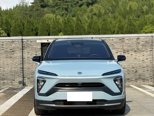 NIO ES6 2020