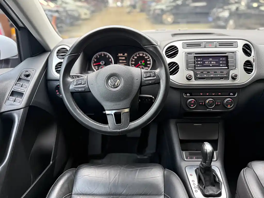 Volkswagen Tiguan 2017 — фото 12