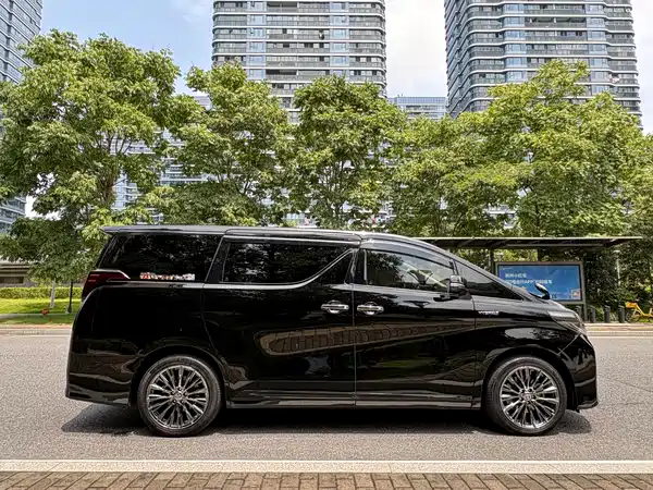Toyota Alphard 2022