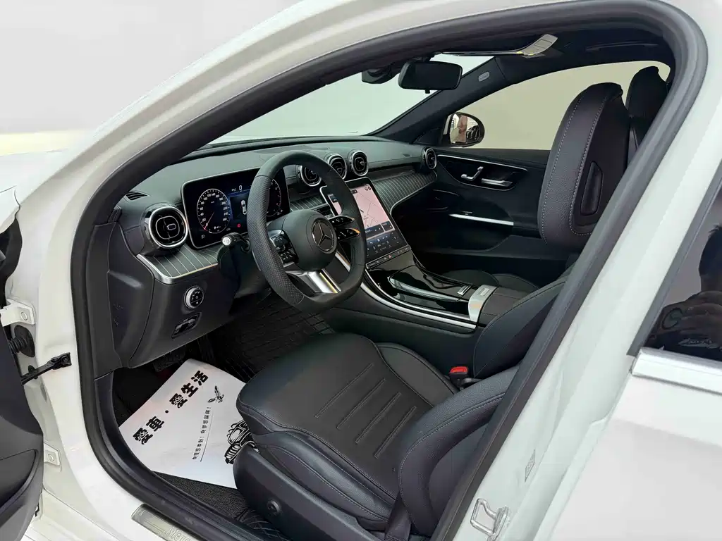 Mercedes-Benz C-Class 2023 — фото 16