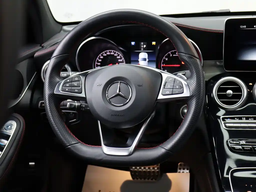 Mercedes-Benz GLC AMG 2019 — фото 11