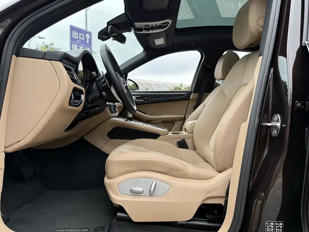 Porsche Macan 2019 — фото 14