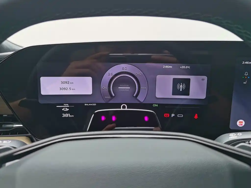 Audi A6L E-Tron 2025 — фото 12