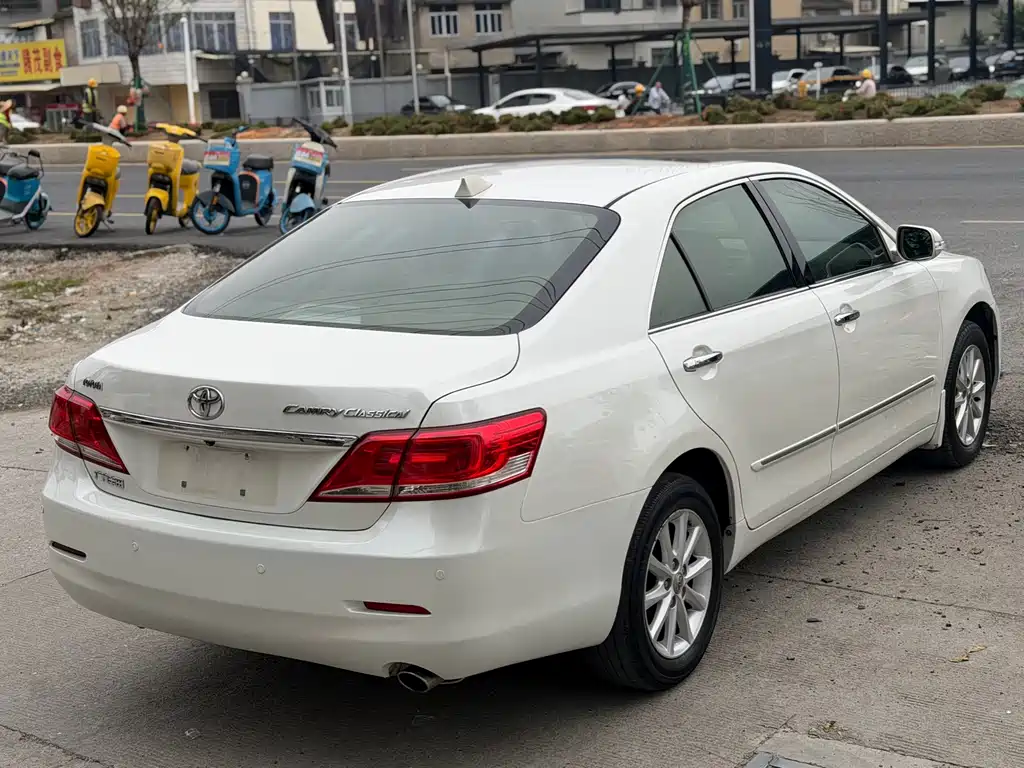 Toyota Camry 2014 — фото 15