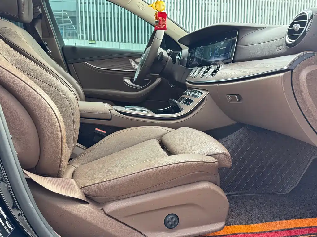 Mercedes-Benz E-Class 2020 — фото 11