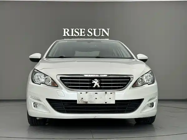Peugeot 408 2015