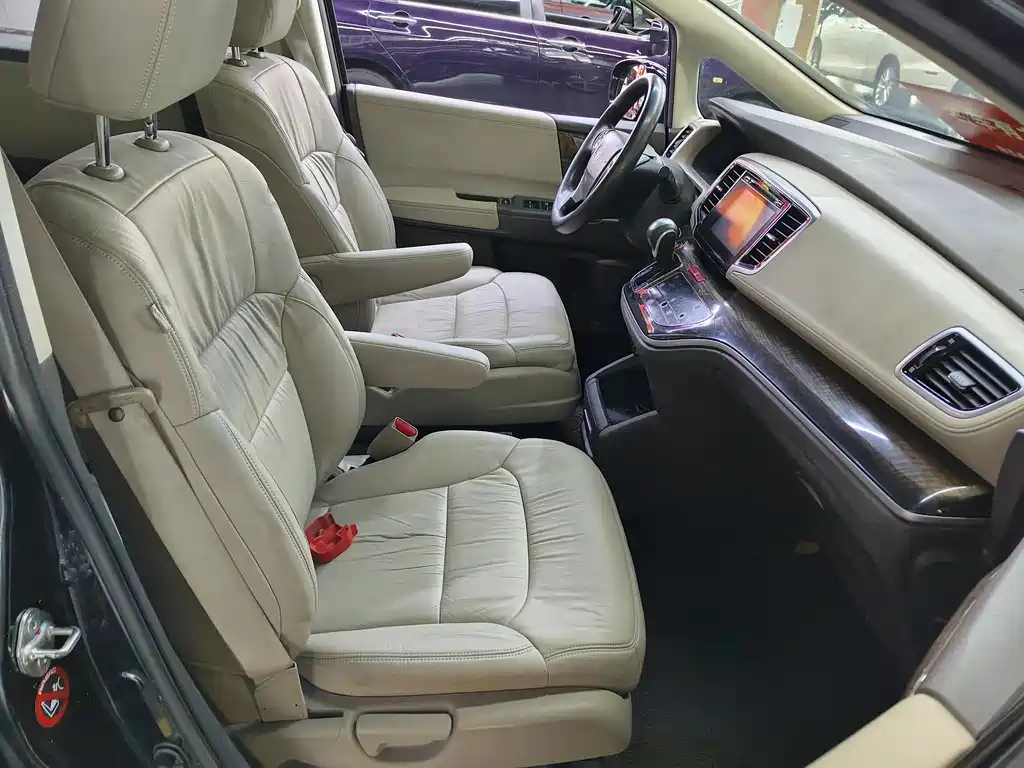 Honda Odyssey 2017 — фото 16