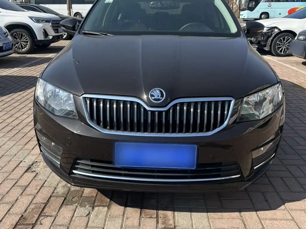 Skoda Octavia 2017 — фото 8