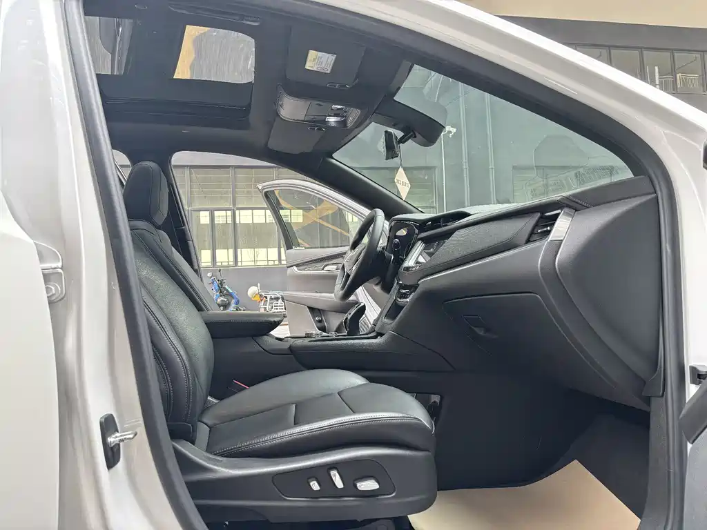 Cadillac XT5 2020 — фото 11