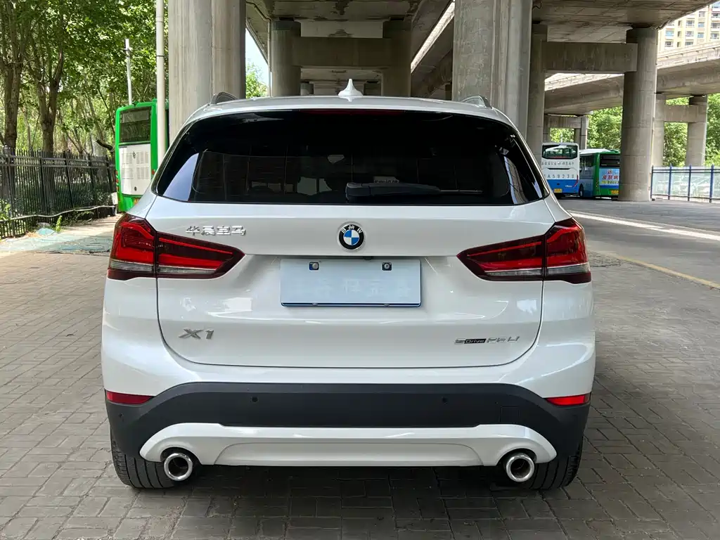 BMW X1 2021 — фото 8