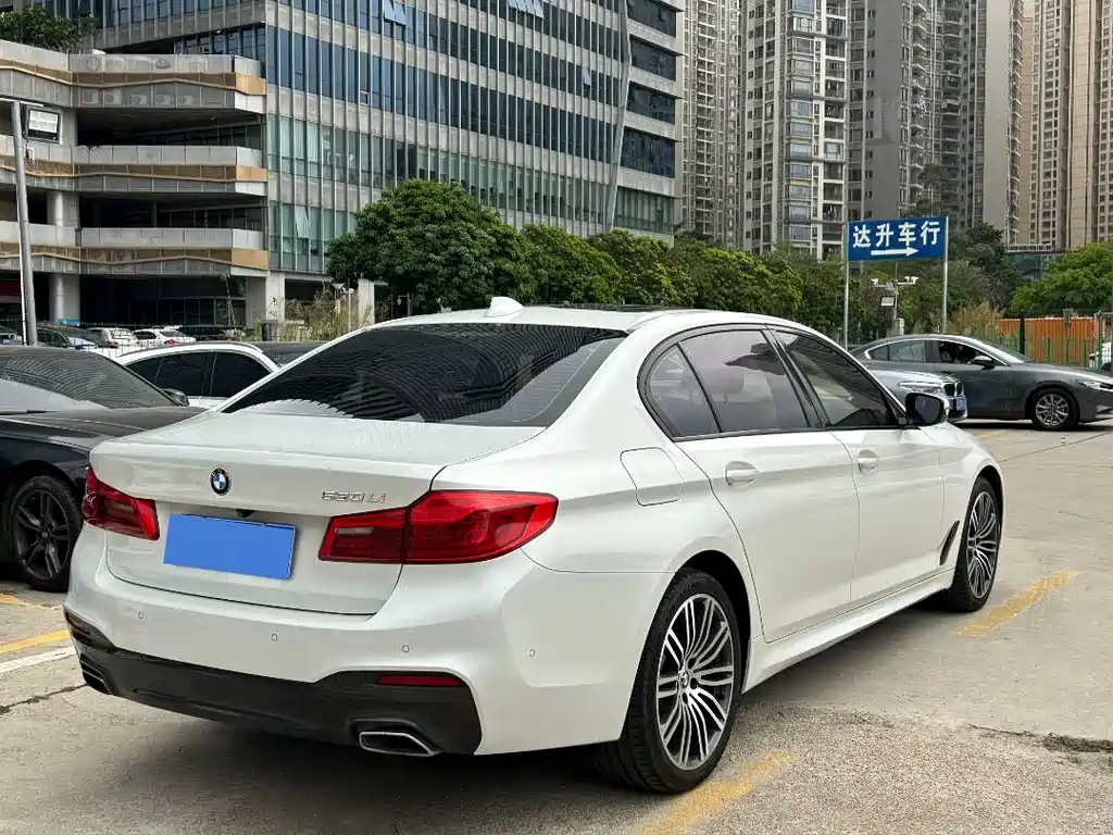BMW 5 Series 2018 — фото 5