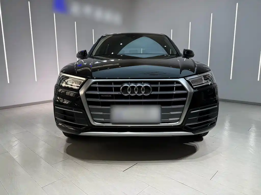 Audi Q5L 2020 — фото 11