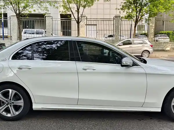 Mercedes-Benz C-Class 2020