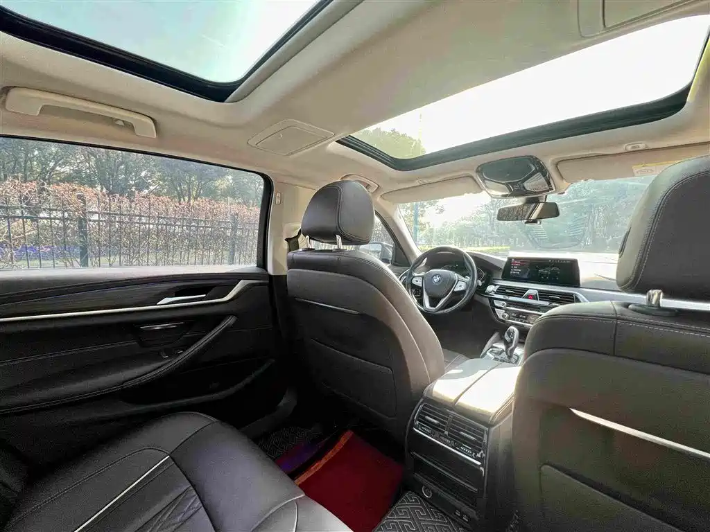 BMW 5 Series 2020 — фото 17