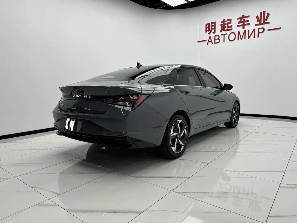 Hyundai Elantra 2022 — фото 9
