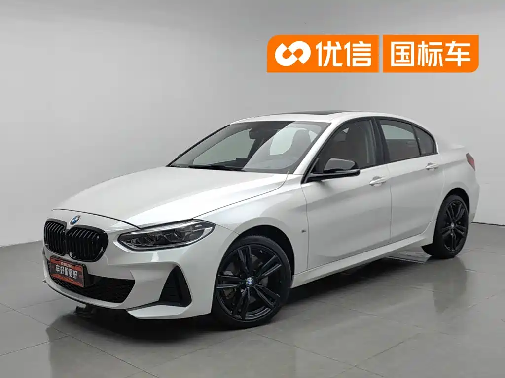 BMW 1 Series 2023 — фото 1