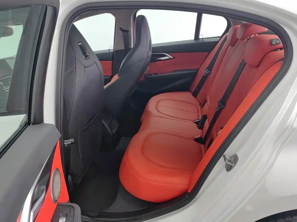 BMW 1 Series 2023 — фото 15