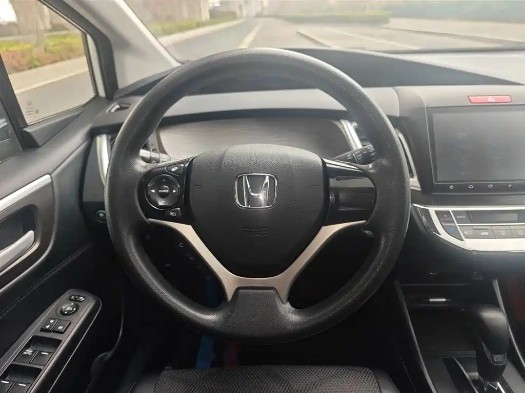 Honda Jade 2016 — фото 11