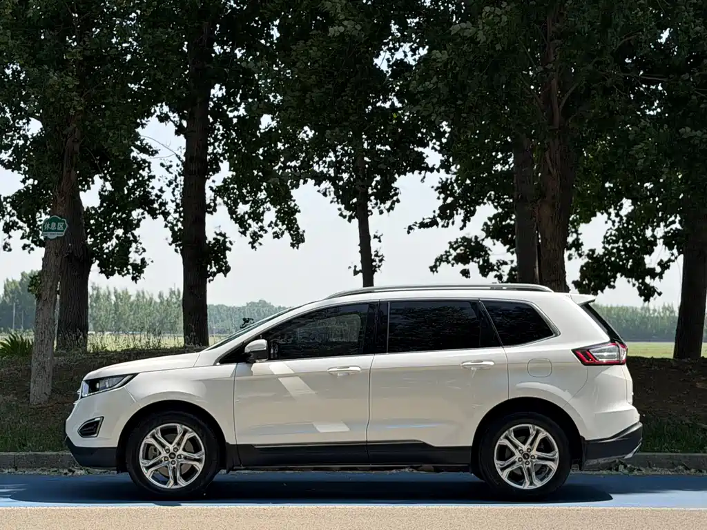 Ford Edge 2017 — фото 3