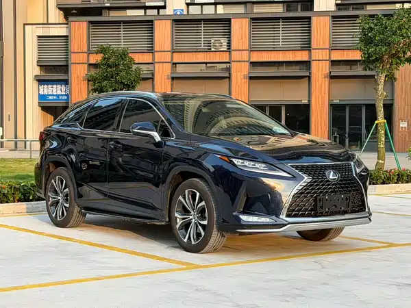 Lexus RX 2021