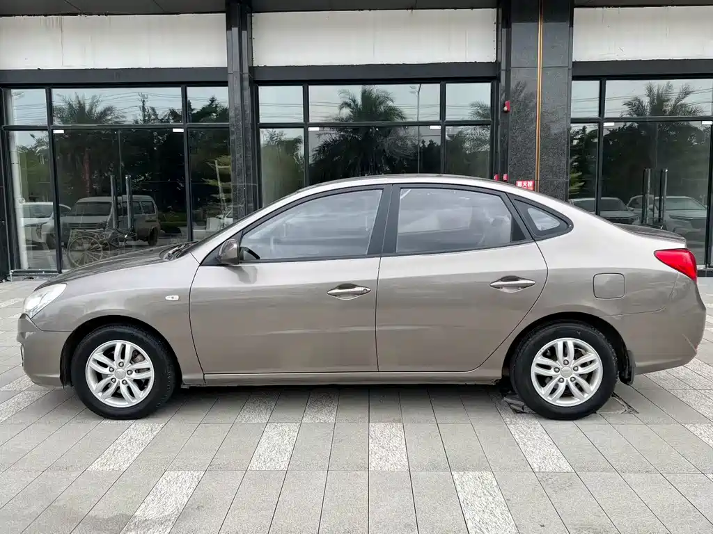 Hyundai Elantra 2013
