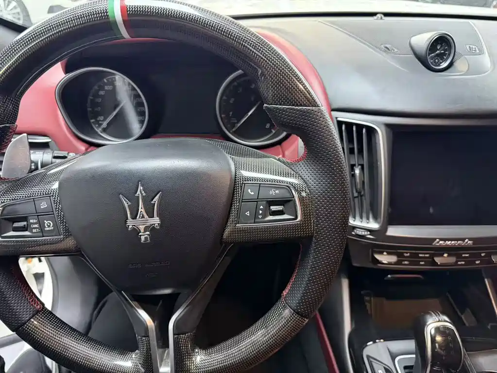 Maserati Levante 2017 — фото 6
