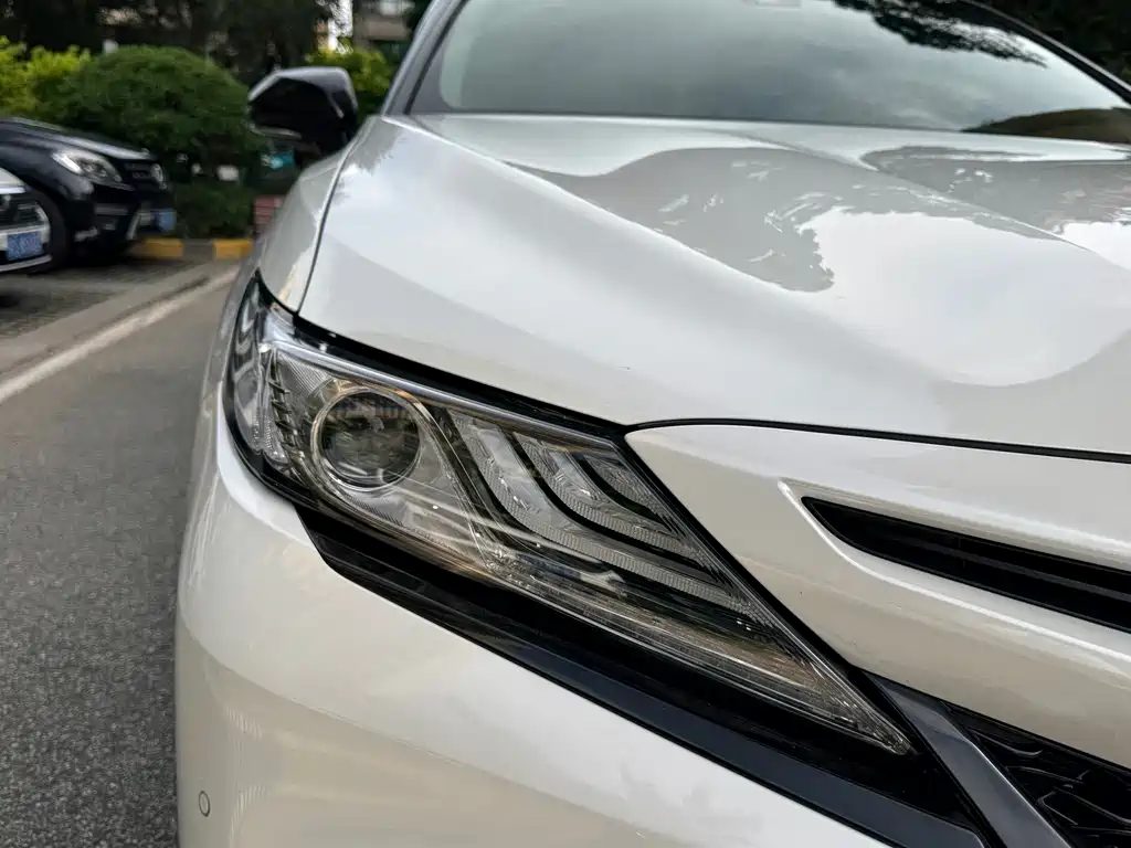 Toyota Camry 2020 — фото 10