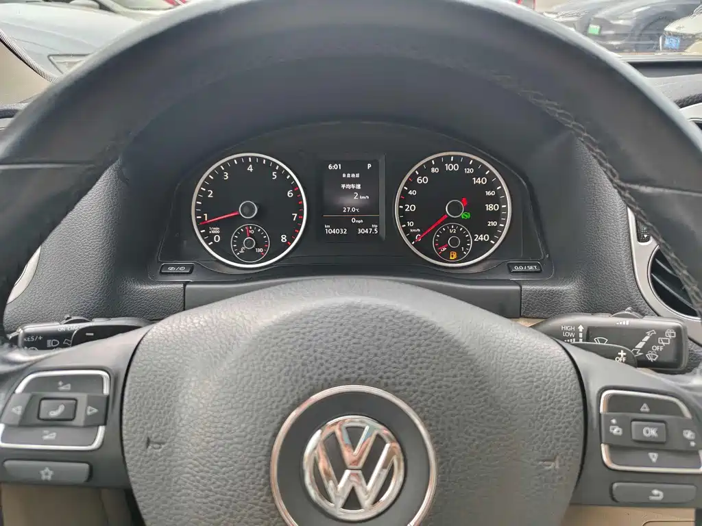 Volkswagen Tiguan 2015 — фото 11