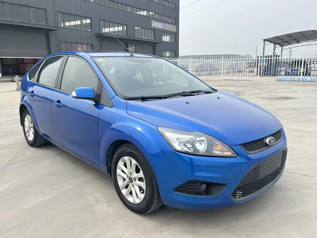 Ford Focus 2014 — фото 19
