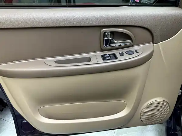 Buick GL8 2012