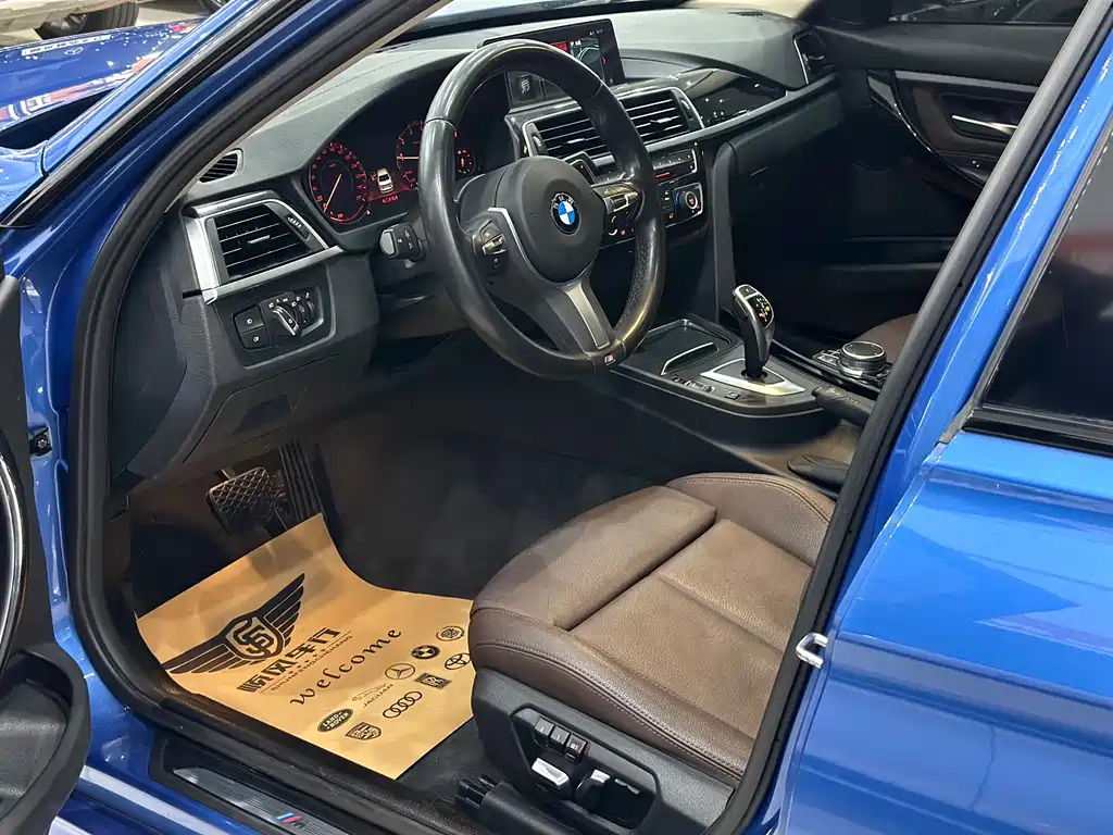 BMW 3 Series 2019 — фото 23