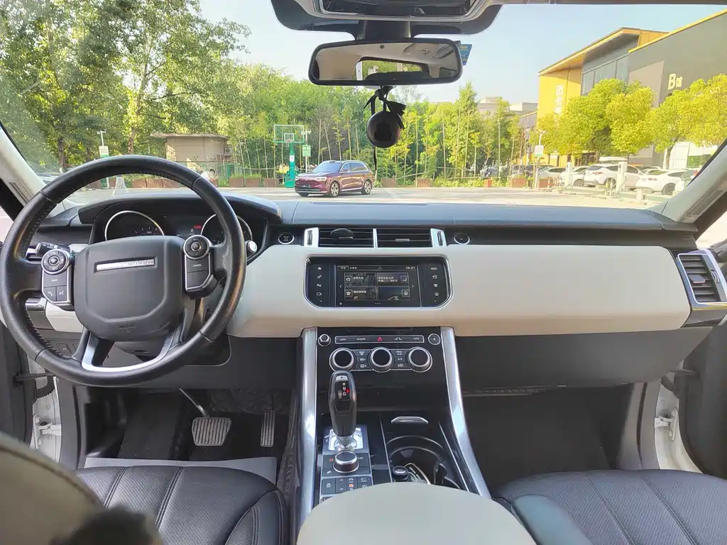 Land Rover Range Rover Sport 2015 — фото 18