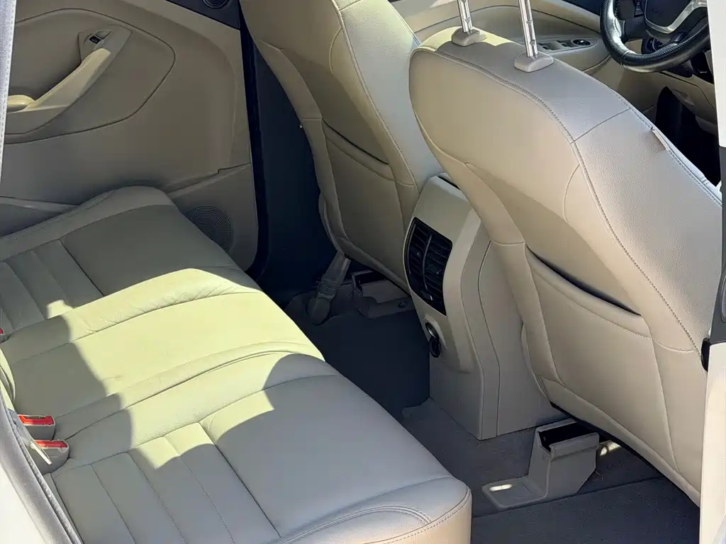 Ford Kuga 2014 — фото 17